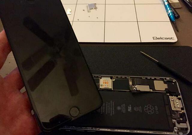 cheap hack puts a glowing Apple logo on your iPhone 6